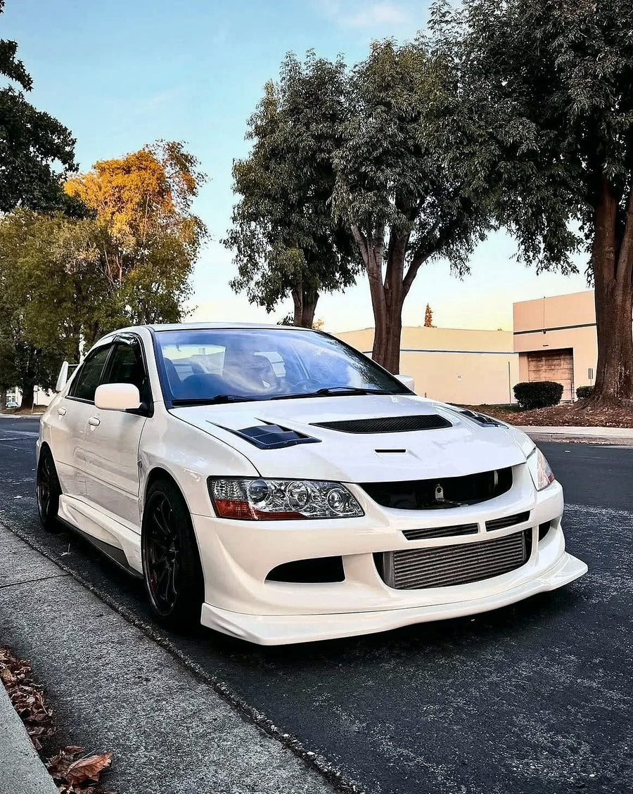 White Mitsubishi Lancer Evolution 8 fitted with the Illumaesthetic front bumper